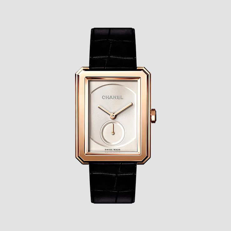 시계는 Chanel Watch. 