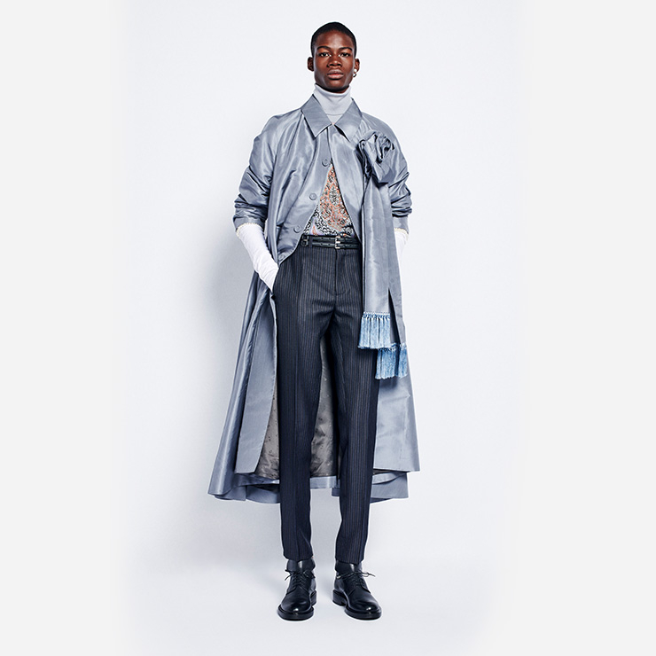 백스테이지에서 포착한 2020-2021 겨울 남성복 컬렉션의 면면. 디올 하우스의 쿠튀르 정신과 주디 블레임의 대담한 스타일이 조화를 이루었다.
