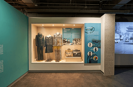 1970년대 교복과 교련복, 서울생활사박물관.