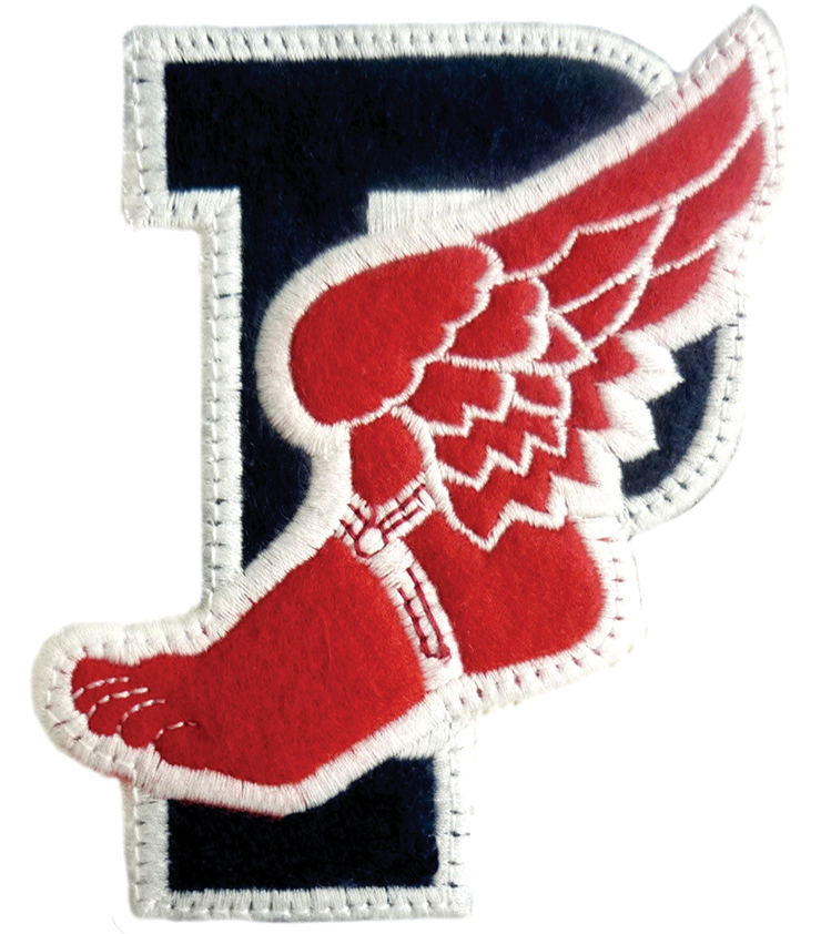 폴로 셔츠를 장식하는 ‘The P-wing’ 로고.