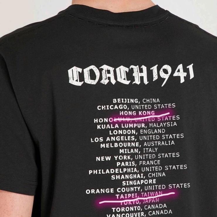 논란이 된 코치의 해당 티셔츠