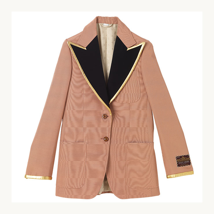 피크트 라펠 재킷은 5백30만원, Gucci.