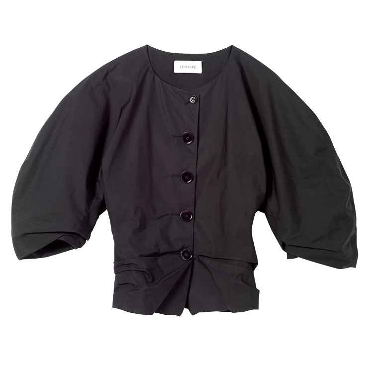 아방가르드한 실루엣의 블랙 셔츠는 가격 미정, Lemaire.