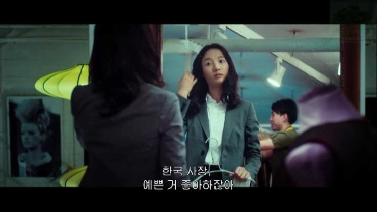  중국 영화 〈성형 일기〉 중. 중국의 미용 산업에 한국이 영향을 미친다는 사실 역시 알 수 있다