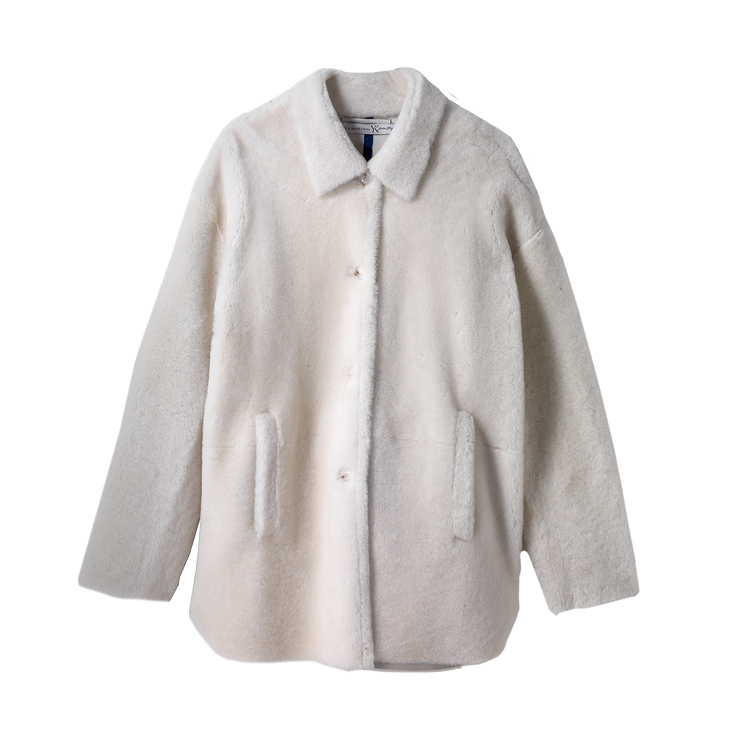 셔츠와 아우터웨어, 두 가지 스타일로 연출 가능한 재킷은 가격 미정, Inès & MaréchalxYK jeong. 