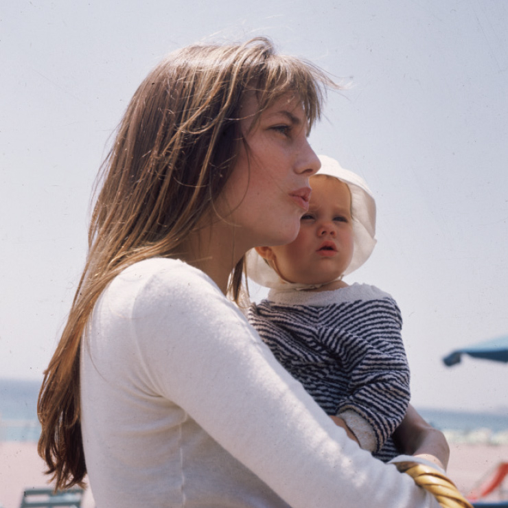 1972년 딸 샤를로트와 함께.
