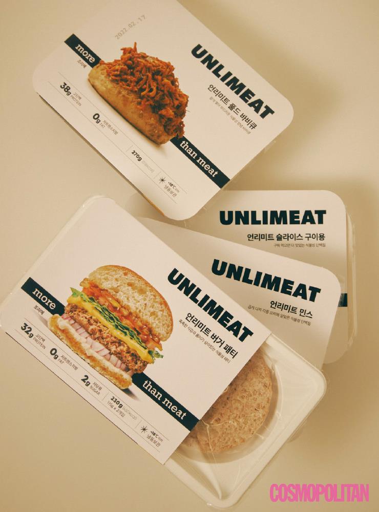 임파서블 푸드의 개발자에게 극찬받은, 지구인컴퍼니의 식물성 고기 제품 ‘언리미트’ 4종. 모두 단백질 함량은 높은 데 비해 콜레스테롤과 트랜스 지방은 0g이다.