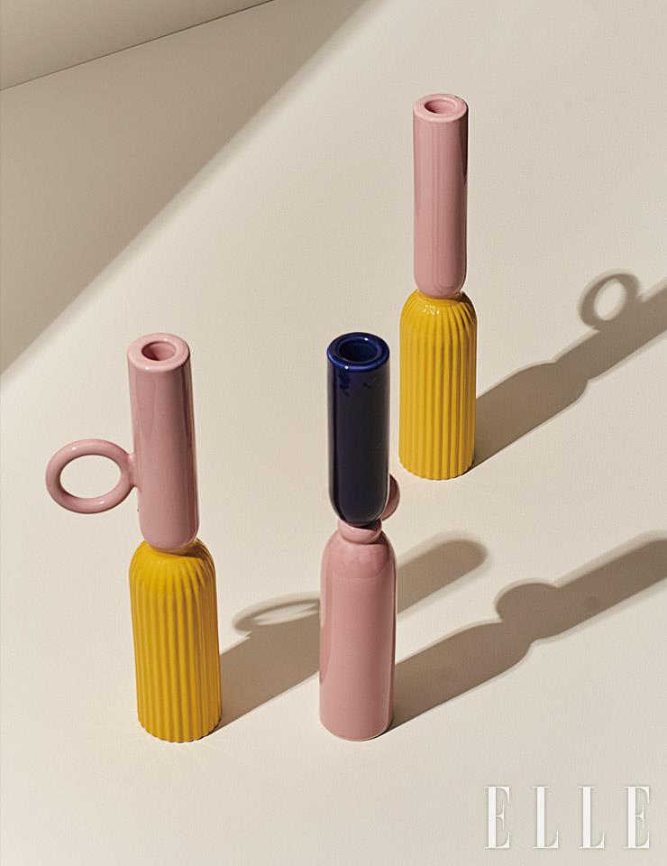 유니크한 컬러 블록 세라믹 촛대는 개당 1백32유로, Maison Dada.