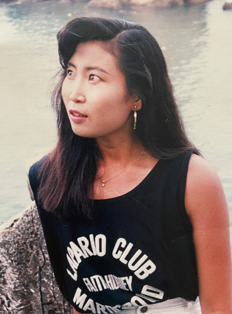 〈엘르〉 피처 에디터 류가영의 어머니 이명화, 20대의 마지막 여름에 친구와 충동적으로 떠난 강원도 추암해변에서, 1990.