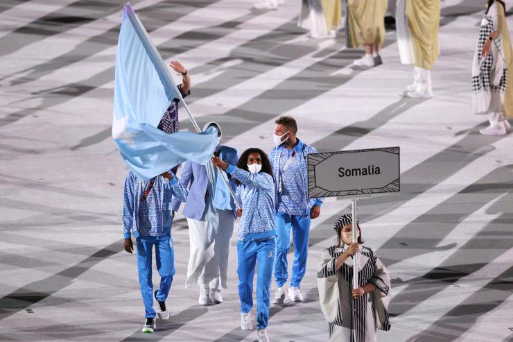 2020 도쿄 올림픽 개막식에서 소말리아 국기를 들고 입장한 람라 알리 @GettyImges