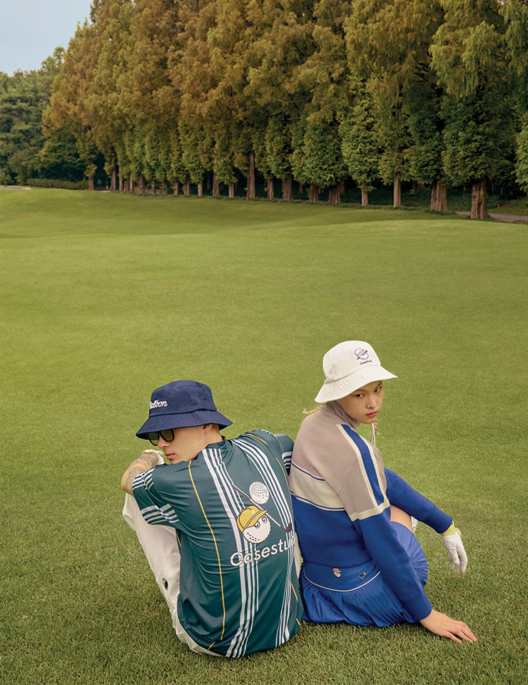 경쾌한 패턴과 컬러를 활용해 젊은 감각을 드러낸 케이스스터디 골프 클럽. 