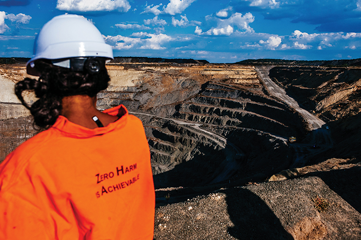 드비어스가 운영 중인 남아프리카 크룬스타트의 다이아몬드 광산. 채굴 과정에서 발생하는 광산 폐기물을 활용한 이산화탄소 저장 기술 연구를 지원하고 있다.