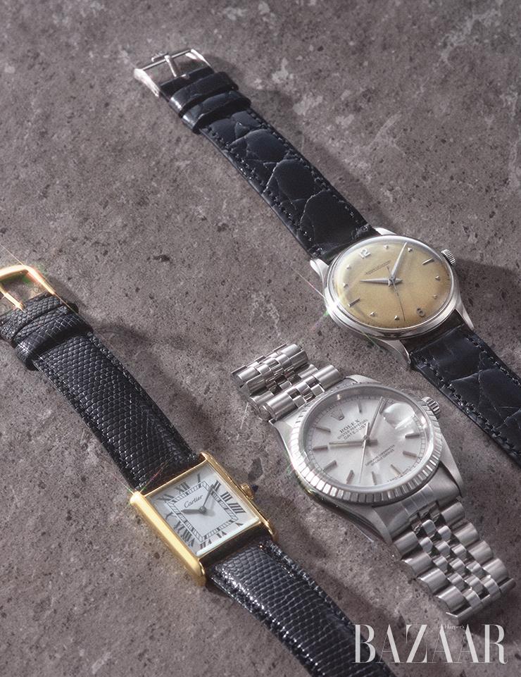 (위부터) 1960년대 빈티지 시계는 Jaeger-Lecoultre. 엔진 턴드 베젤이 특징인 ‘16220’ 시계는 Rolex. 1960년대의 ‘프리 머스트 탱크’ 시계는 Cartier. 