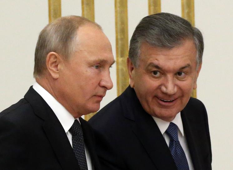 왼쪽부터 푸틴 러시아 대통령, 미르지요예프 우즈베키스탄 대통령