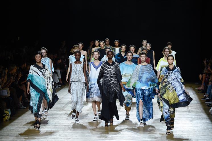 PARIS, FRANCE - SEPTEMBER 29: Models walk the runway during the Issey Miyake show as part of the Paris Fashion Week Womenswear Spring/Summer 2018 on September 29, 2017 in Paris, France. (Photo by Peter White/Getty Images)
