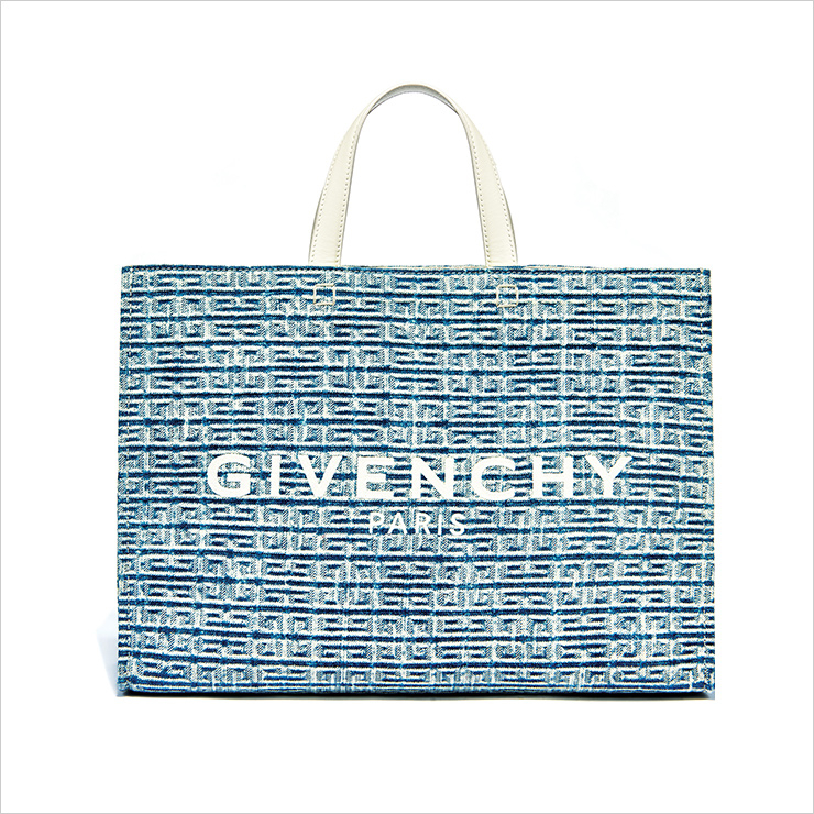 빈티지 워싱 디테일이 돋보인다. 1백88만원, Givenchy.