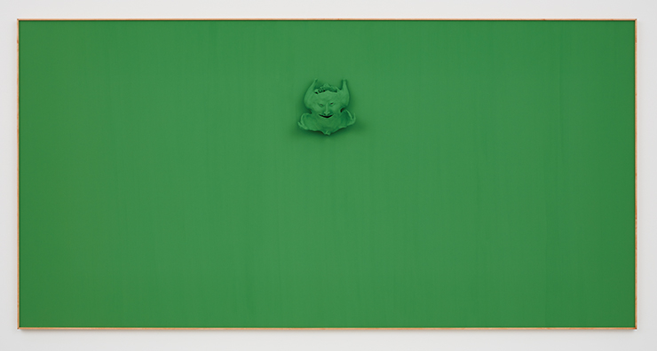Calvin Marcus, 〈Green Calvin〉, 2015, Cel-Vinyl on high fired ceramic and Honeycombed aluminum panel in artists frame, 48 1/2x96 1/2x5inches(123.2x245.1x12.7cm). Copyright The Artist. Courtesy of the Artist and David Kordansky Gallery