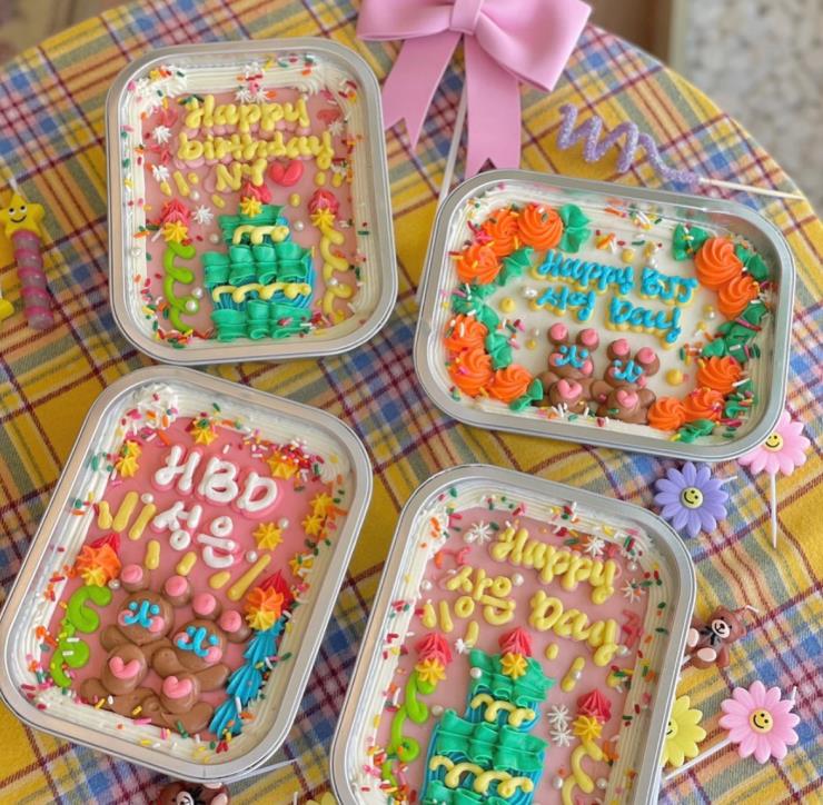 사진/공식 인스타그램_ 보틀 케이크 