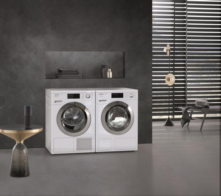 밀레 드럼세탁기 W1과 의류건조기 T1 - 세탁기는 오염도에 따라 세제를 자동 투입하고 특허 ‘허니컴 드럼’이 세탁물 손상을 최소화 한다. 건조기는 빨래 수분량을 자동 측정해 과잉 건조를 막는다. 