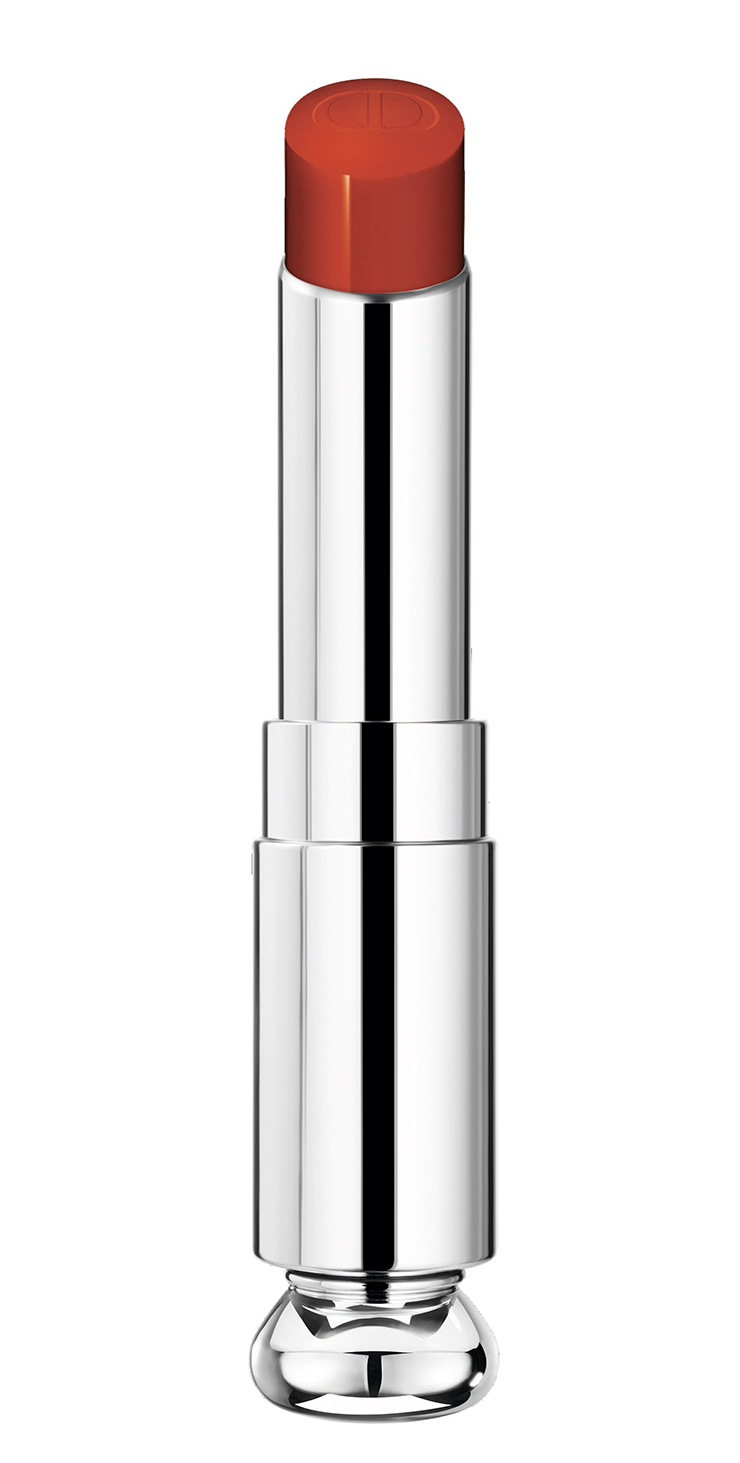 Dior 어딕트 립스틱, #008 반짝이는 광택감이 입술에 볼륨감을 더하고 선명한 컬러가 오래 지속된다. 5만1천원대.