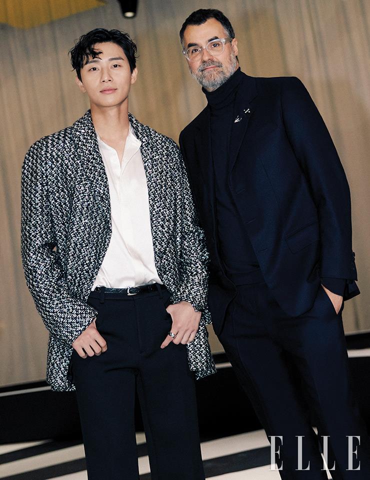 배우 박서준과 샤넬 글로벌 크리에이티브 리소스 디렉터 토마 뒤 프레 생 모르의 만남.