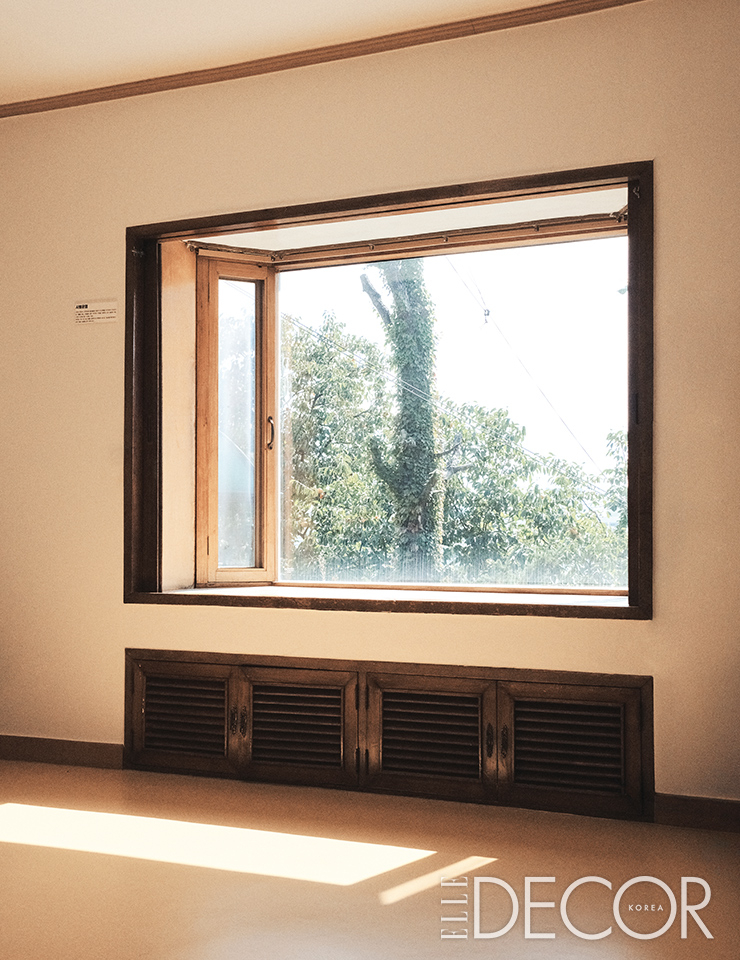 창은 각자의 자리에서 빛과 바람의 농도를 적절히 조절해 준다.