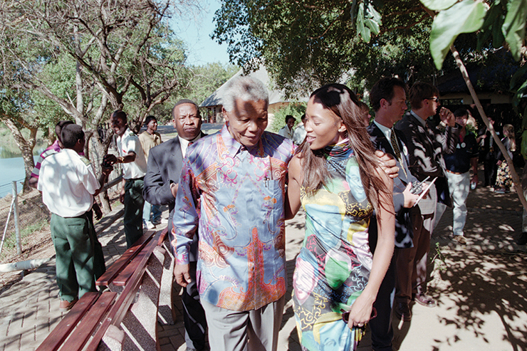 캠벨과 넬슨 만델라(1998년 남아프리카공화국). 