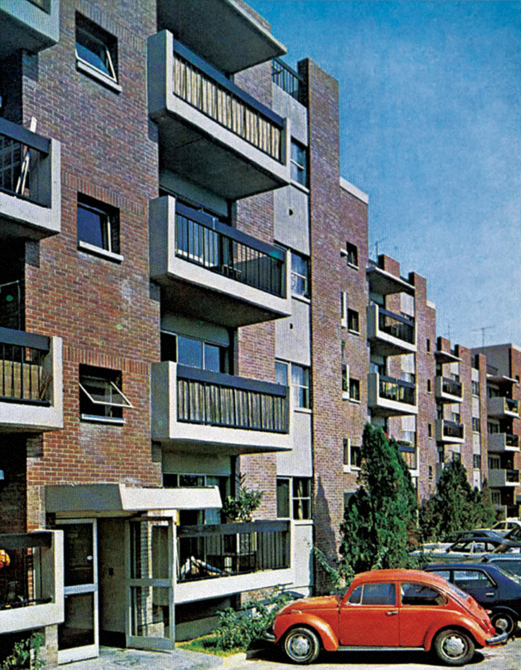1969년에 지어진 이태원 탑라인아파트(출처: 대한주택공사,〈주택 건설〉1976년/ 도서출판 마티 제공).