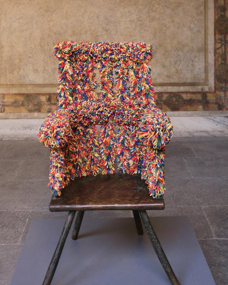 ‘로에베 체어(LOEWE Chairs)’